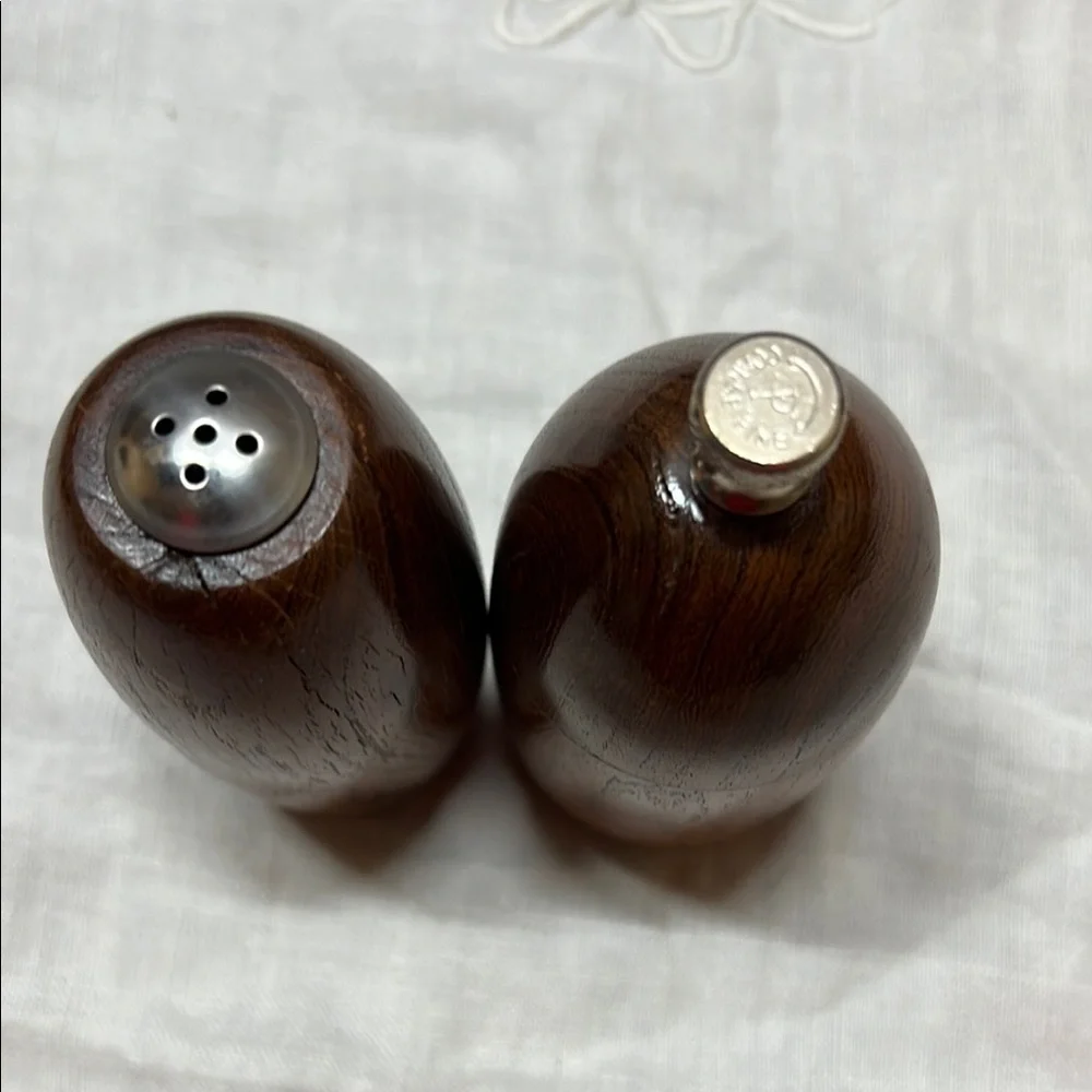 Vintage Wooden Salt and Pepper‎ Shakers